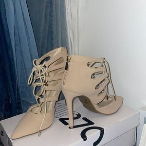 BRAND NEW NUDE HEELS